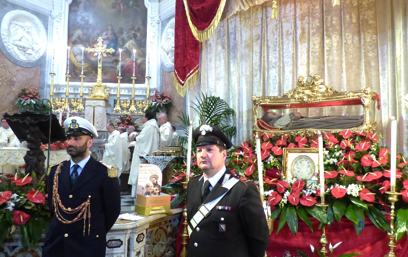 P1900477
